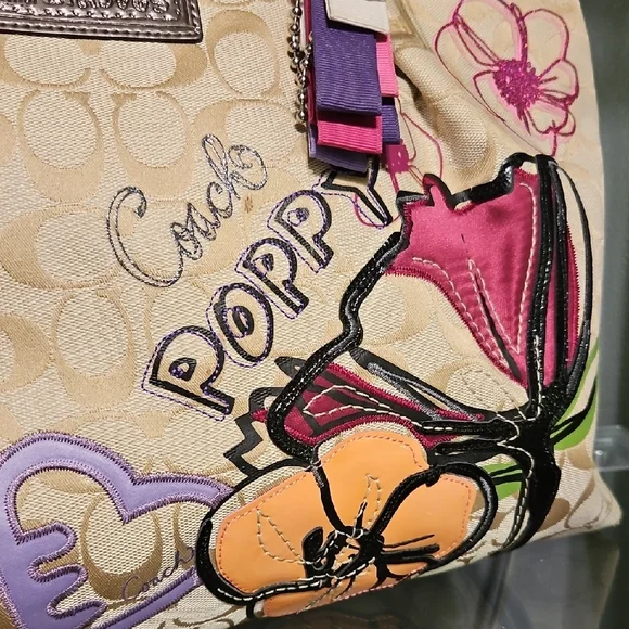 COACH EUC POPPY TOTE AND MATCHING WRISLET BUNDLE - Picture 4 of 16